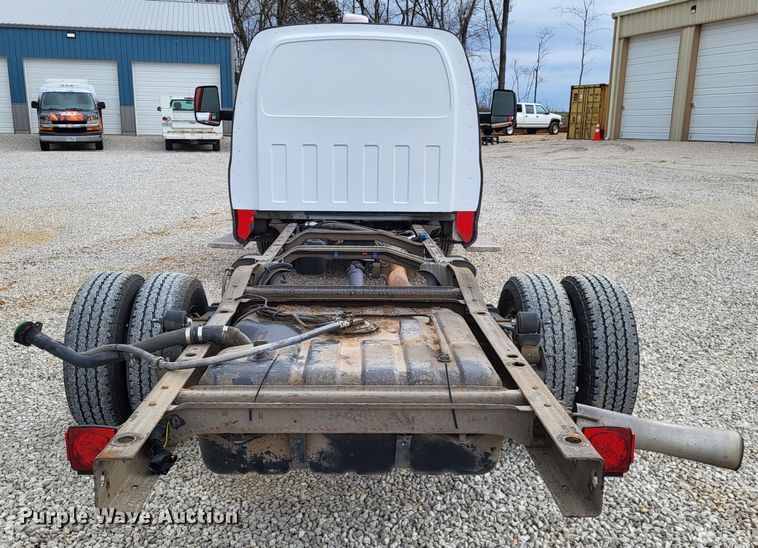 image for item DO3594 2015 Chevrolet Express G4500  van cab and chassis