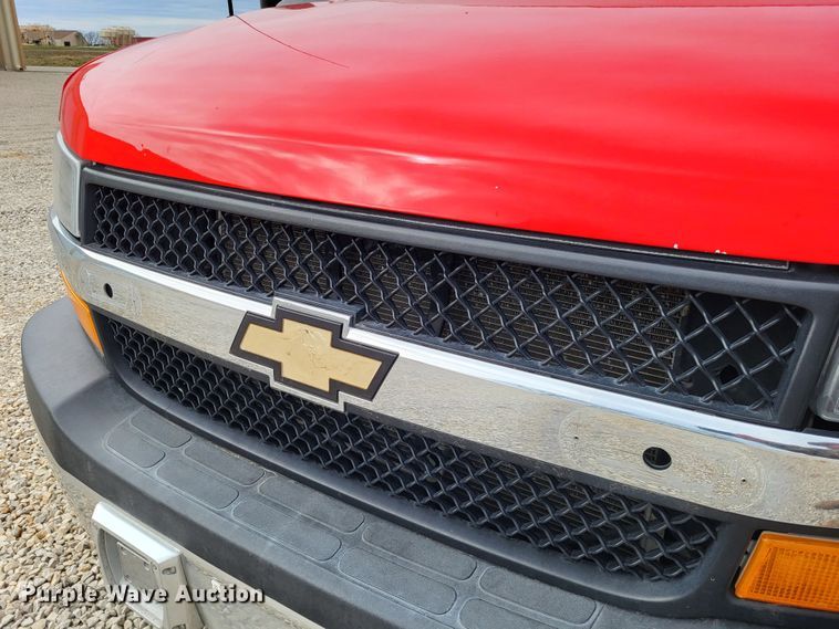 image for item DO3594 2015 Chevrolet Express G4500  van cab and chassis