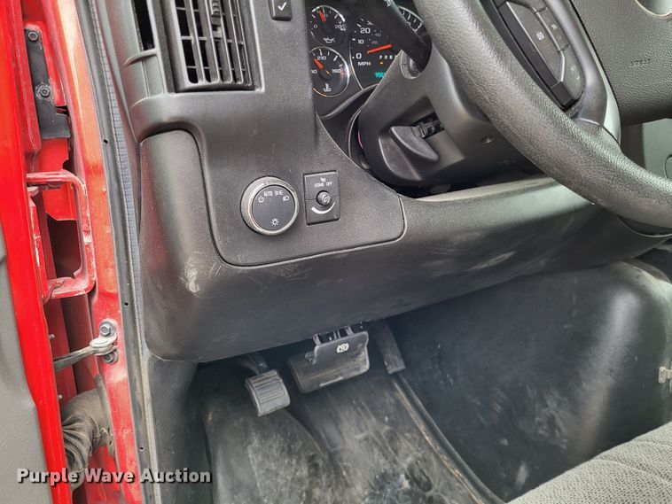 image for item DO3594 2015 Chevrolet Express G4500  van cab and chassis