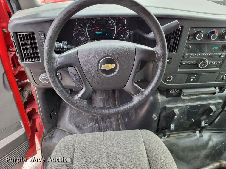 image for item DO3594 2015 Chevrolet Express G4500  van cab and chassis