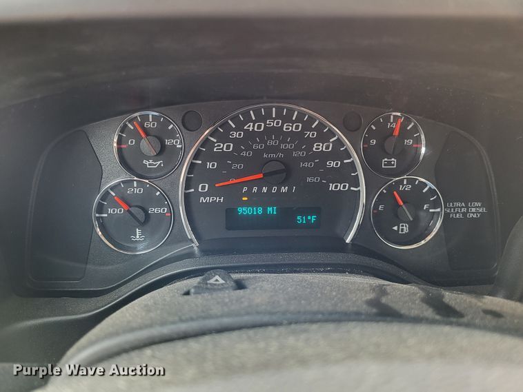 image for item DO3594 2015 Chevrolet Express G4500  van cab and chassis