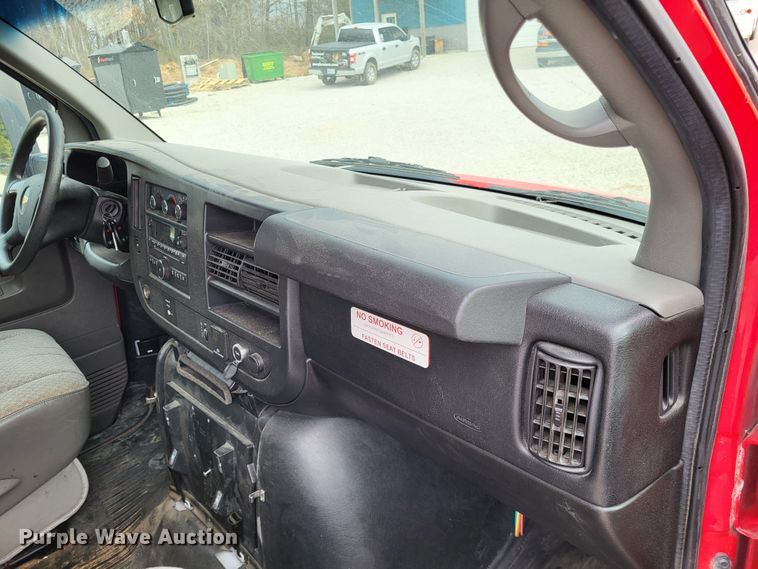 image for item DO3594 2015 Chevrolet Express G4500  van cab and chassis