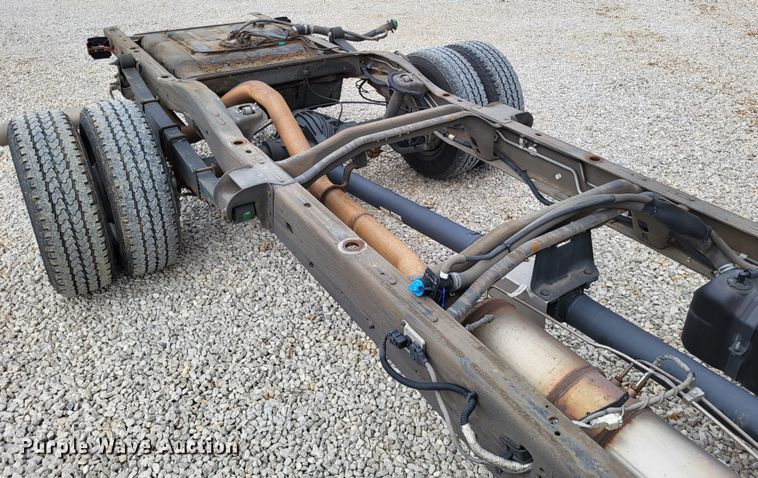 image for item DO3594 2015 Chevrolet Express G4500  van cab and chassis