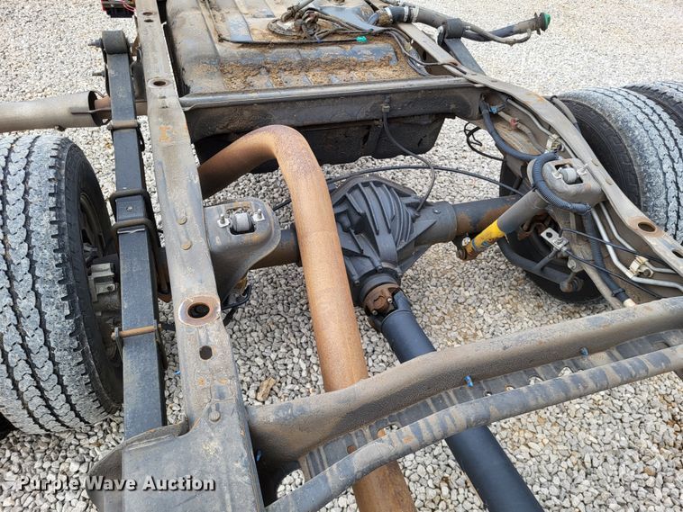 image for item DO3594 2015 Chevrolet Express G4500  van cab and chassis