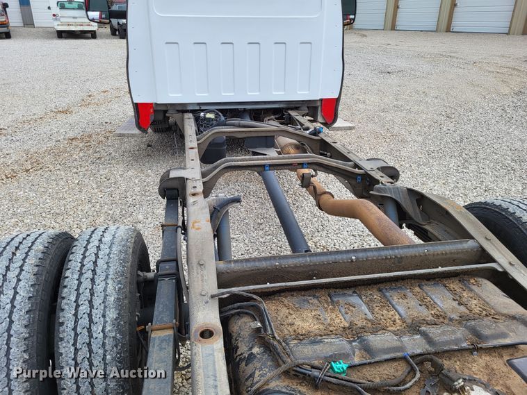 image for item DO3594 2015 Chevrolet Express G4500  van cab and chassis