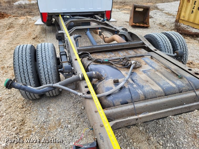 image for item DO3594 2015 Chevrolet Express G4500  van cab and chassis