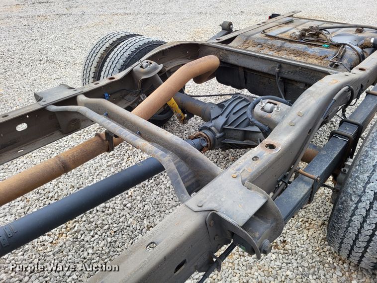 image for item DO3594 2015 Chevrolet Express G4500  van cab and chassis