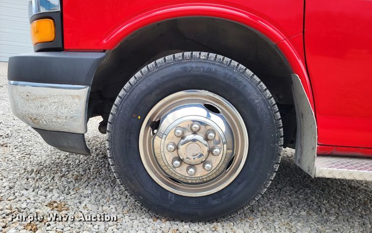 image for item DO3594 2015 Chevrolet Express G4500  van cab and chassis