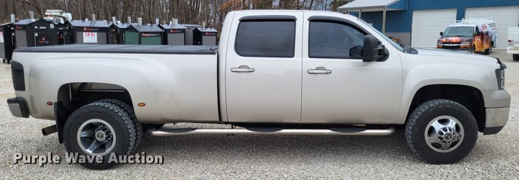 image for item DO3596 2008 GMC Sierra 3500HD  Crew Cab pickup truck