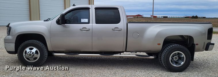 image for item DO3596 2008 GMC Sierra 3500HD  Crew Cab pickup truck