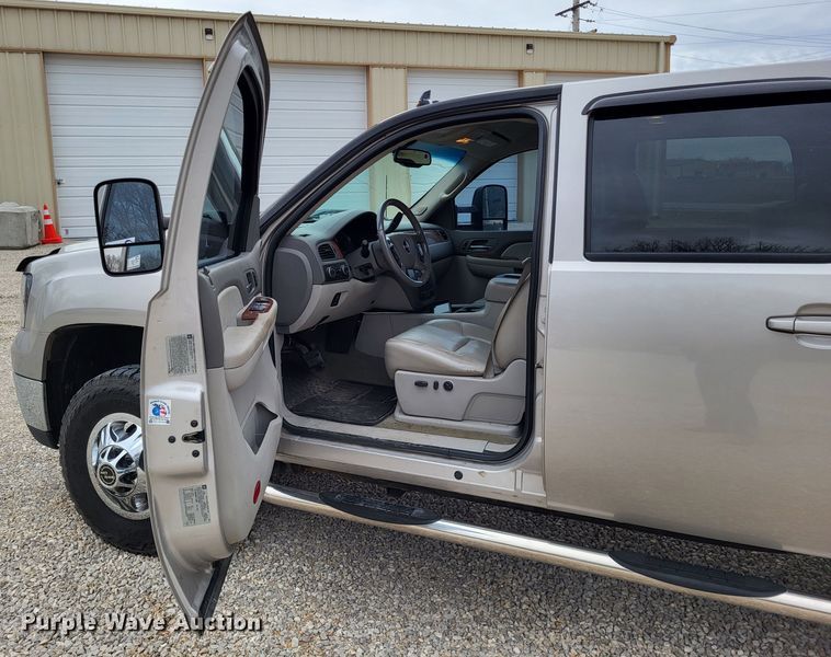 image for item DO3596 2008 GMC Sierra 3500HD  Crew Cab pickup truck