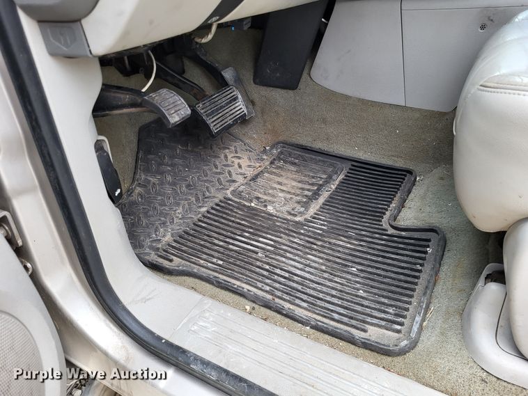 image for item DO3596 2008 GMC Sierra 3500HD  Crew Cab pickup truck