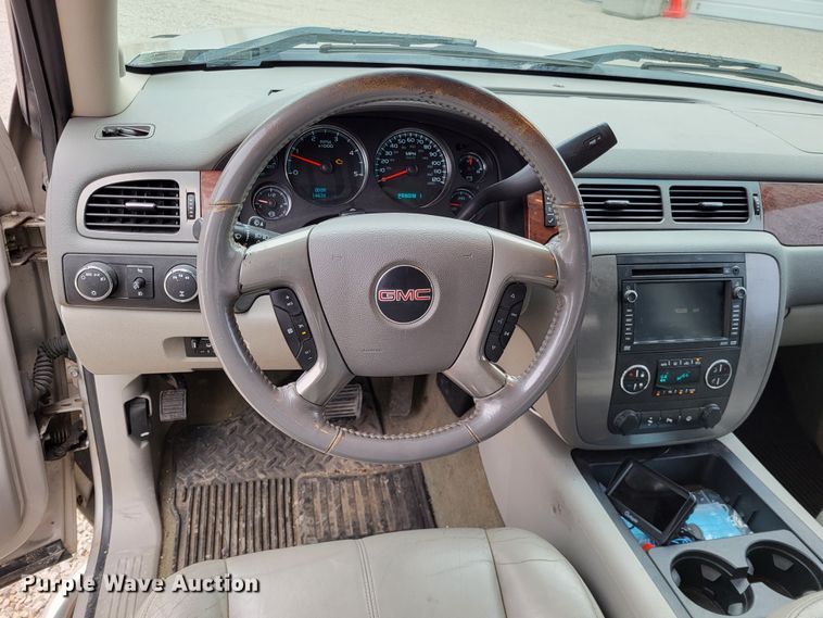 image for item DO3596 2008 GMC Sierra 3500HD  Crew Cab pickup truck