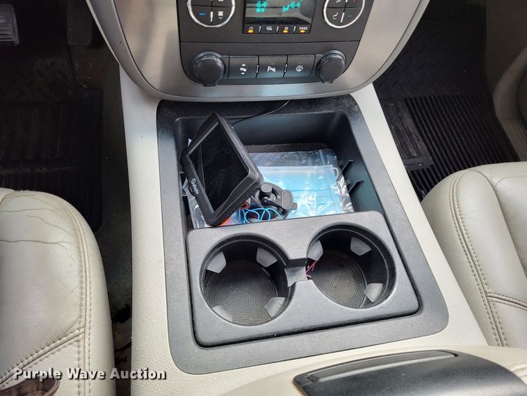 image for item DO3596 2008 GMC Sierra 3500HD  Crew Cab pickup truck