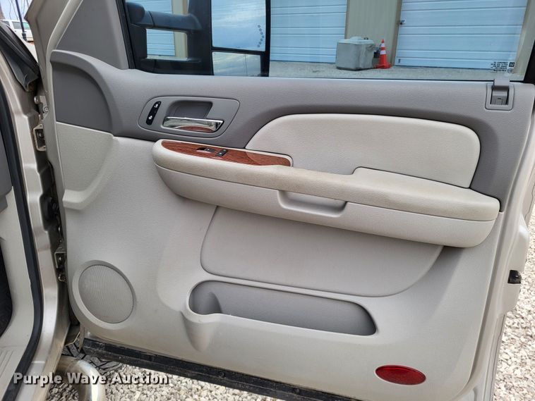 image for item DO3596 2008 GMC Sierra 3500HD  Crew Cab pickup truck