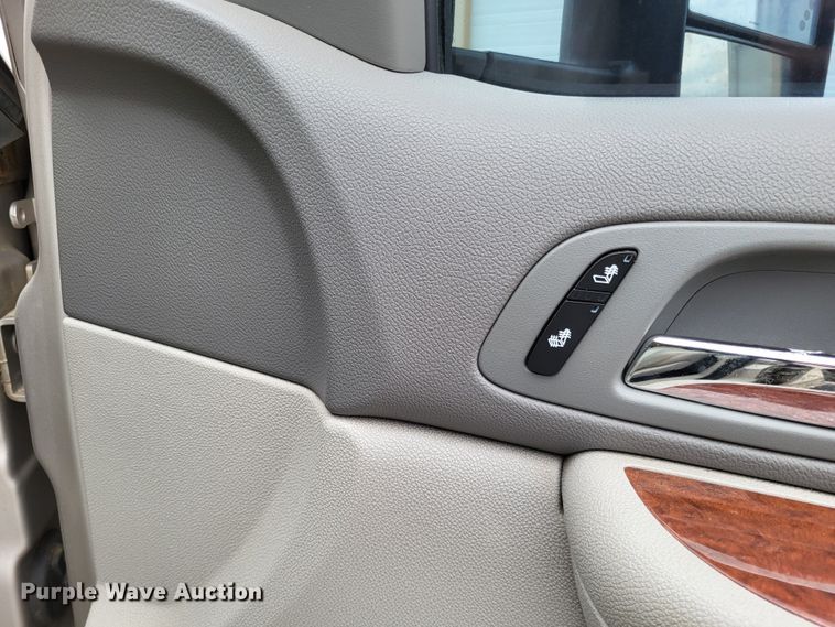 image for item DO3596 2008 GMC Sierra 3500HD  Crew Cab pickup truck