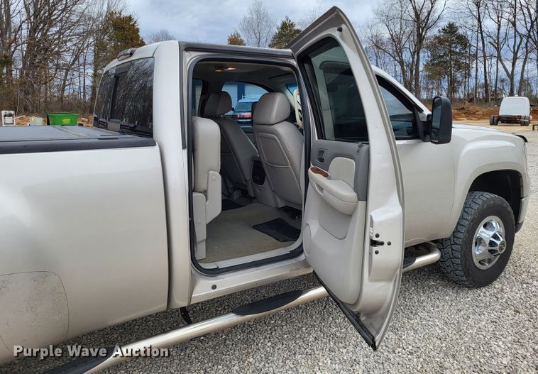 image for item DO3596 2008 GMC Sierra 3500HD  Crew Cab pickup truck