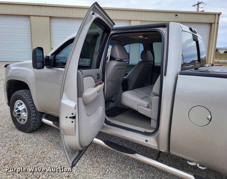 image for item DO3596 2008 GMC Sierra 3500HD  Crew Cab pickup truck