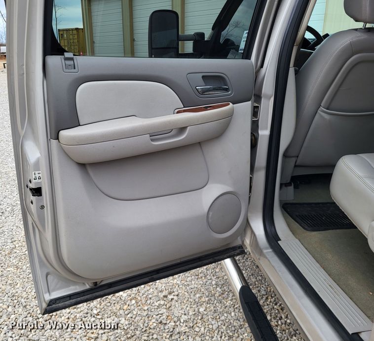 image for item DO3596 2008 GMC Sierra 3500HD  Crew Cab pickup truck