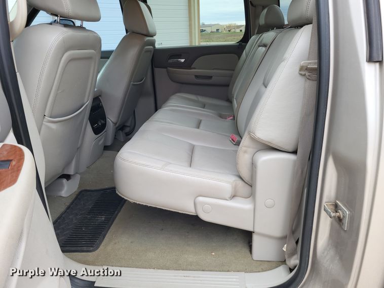 image for item DO3596 2008 GMC Sierra 3500HD  Crew Cab pickup truck