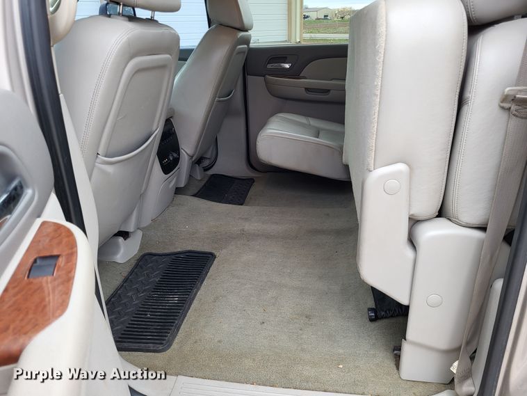 image for item DO3596 2008 GMC Sierra 3500HD  Crew Cab pickup truck