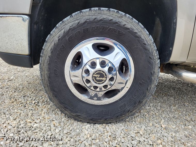 image for item DO3596 2008 GMC Sierra 3500HD  Crew Cab pickup truck