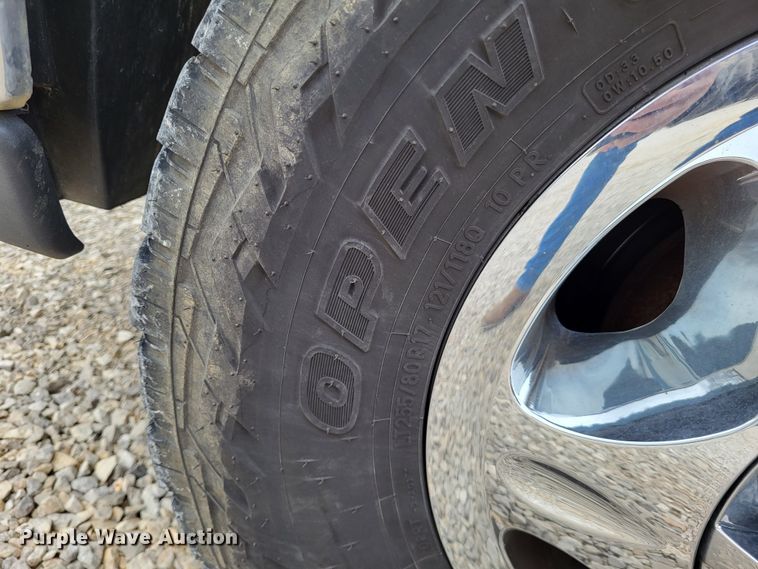 image for item DO3596 2008 GMC Sierra 3500HD  Crew Cab pickup truck