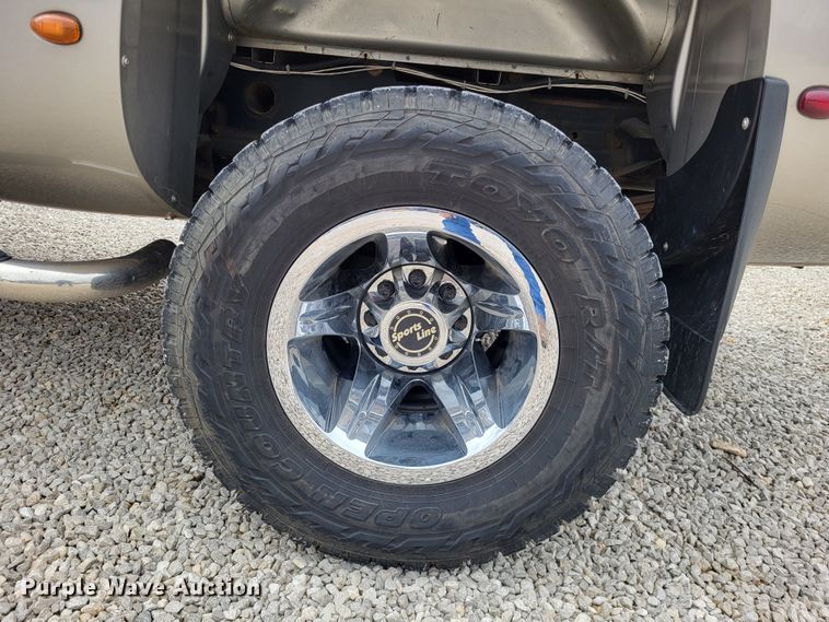 image for item DO3596 2008 GMC Sierra 3500HD  Crew Cab pickup truck