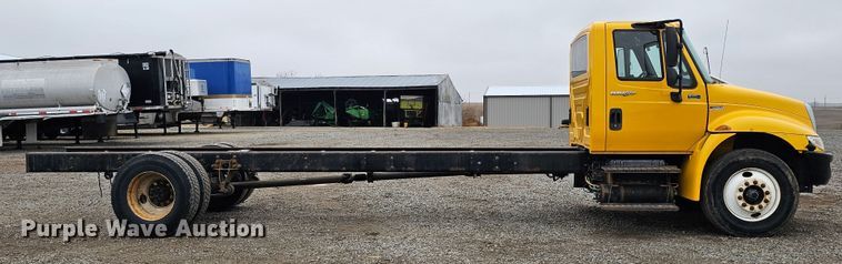 image for item DO4207 2012 International DuraStar 4300  truck cab and chassis