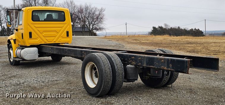 image for item DO4207 2012 International DuraStar 4300  truck cab and chassis