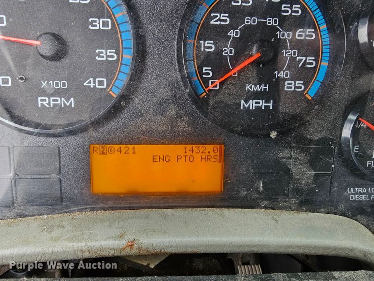 image for item DO4207 2012 International DuraStar 4300  truck cab and chassis