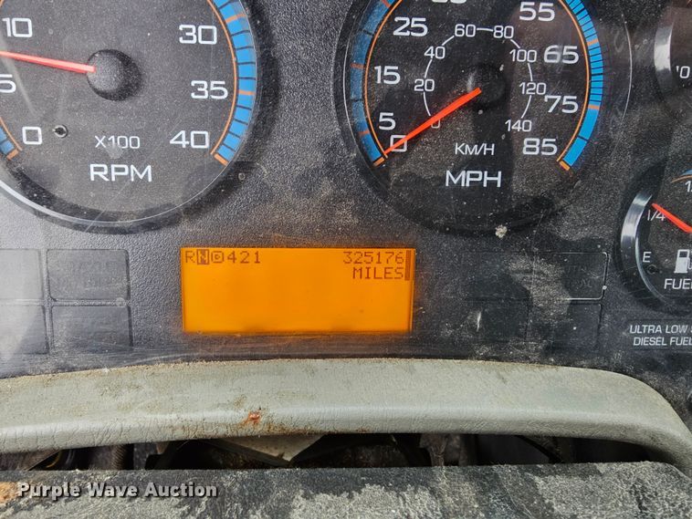 image for item DO4207 2012 International DuraStar 4300  truck cab and chassis