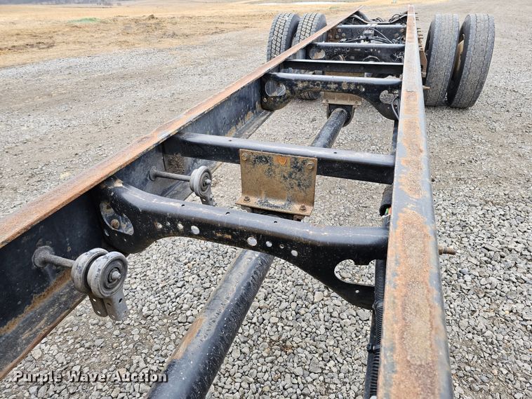 image for item DO4207 2012 International DuraStar 4300  truck cab and chassis