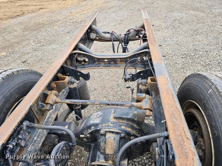 image for item DO4207 2012 International DuraStar 4300  truck cab and chassis