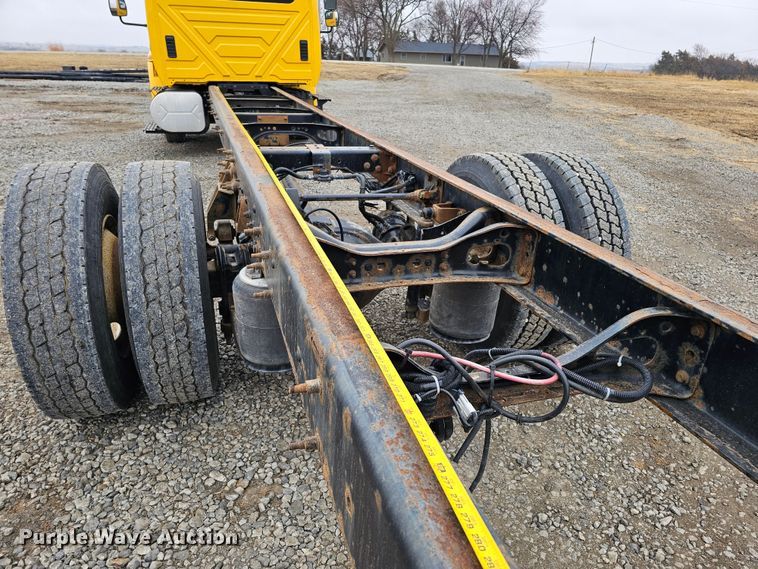 image for item DO4207 2012 International DuraStar 4300  truck cab and chassis