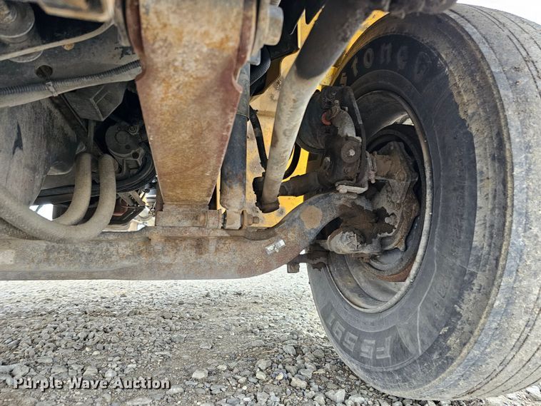 image for item DO4207 2012 International DuraStar 4300  truck cab and chassis