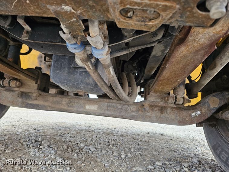 image for item DO4207 2012 International DuraStar 4300  truck cab and chassis