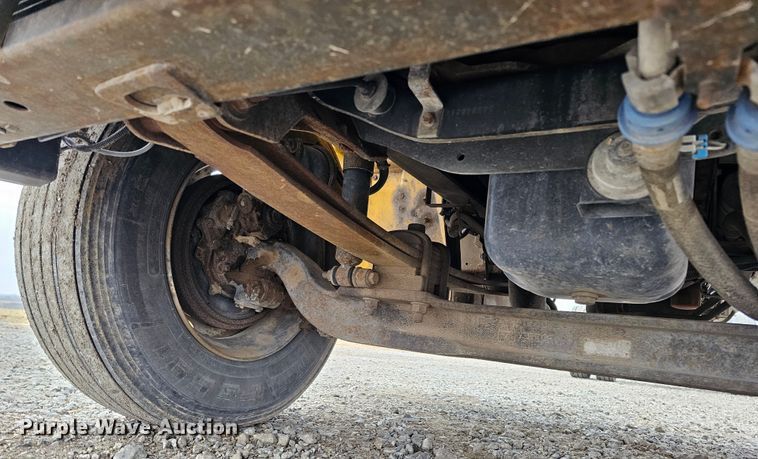 image for item DO4207 2012 International DuraStar 4300  truck cab and chassis