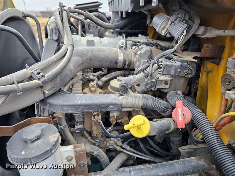 image for item DO4207 2012 International DuraStar 4300  truck cab and chassis