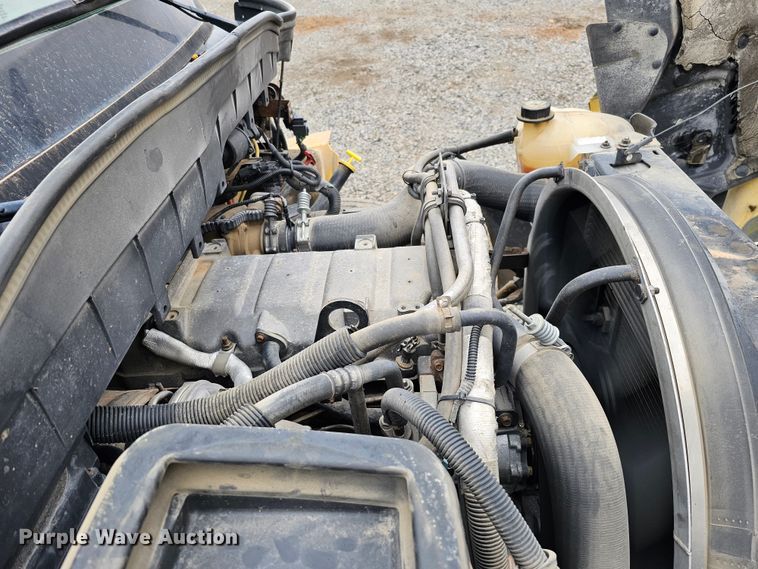 image for item DO4207 2012 International DuraStar 4300  truck cab and chassis