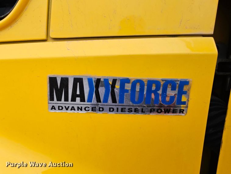 image for item DO4207 2012 International DuraStar 4300  truck cab and chassis