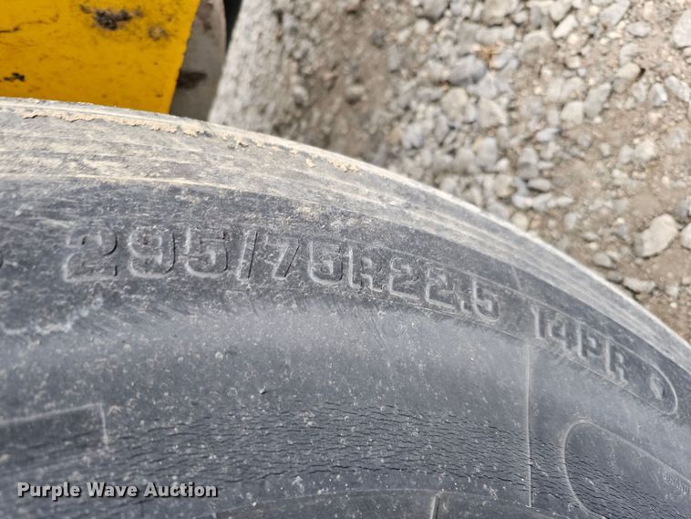 image for item DO4207 2012 International DuraStar 4300  truck cab and chassis