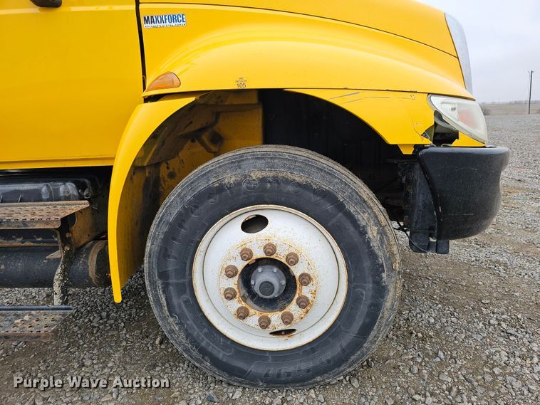 image for item DO4207 2012 International DuraStar 4300  truck cab and chassis