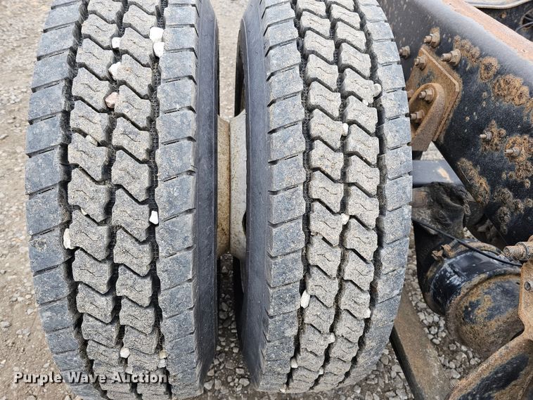 image for item DO4207 2012 International DuraStar 4300  truck cab and chassis