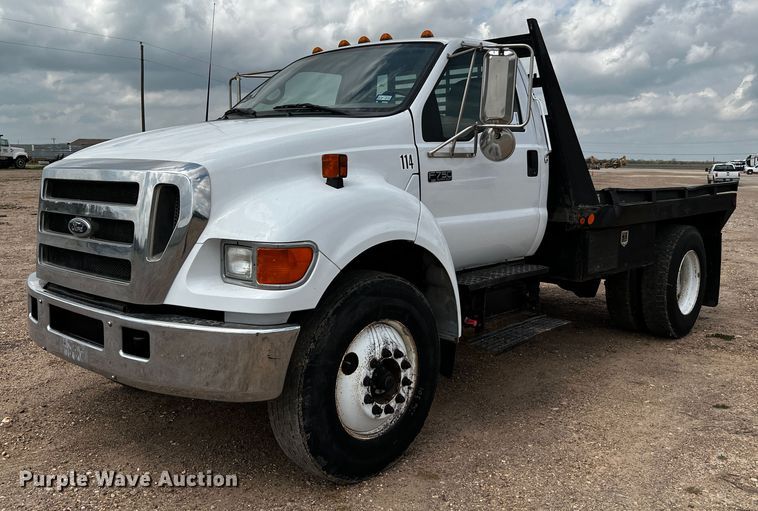 image for item DQ2006 2005 Ford F750 Super Duty XL  flatbed truck