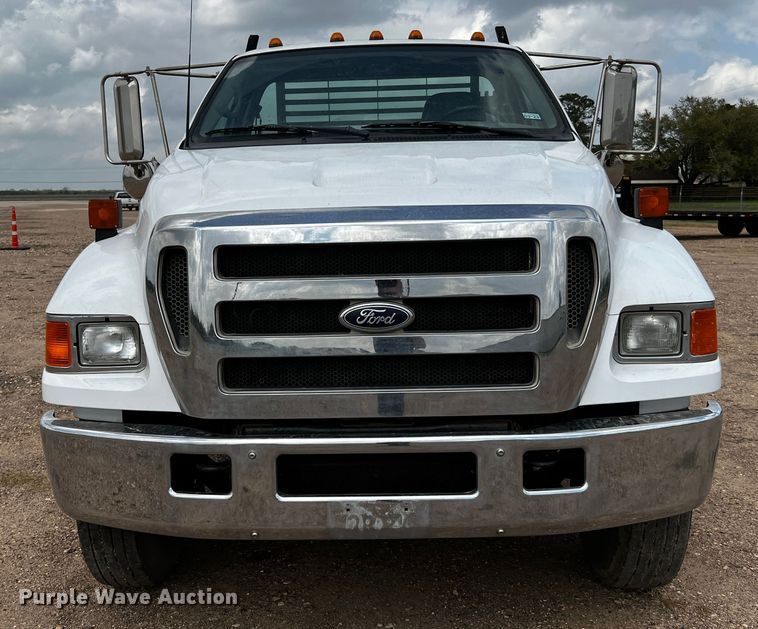 image for item DQ2006 2005 Ford F750 Super Duty XL  flatbed truck