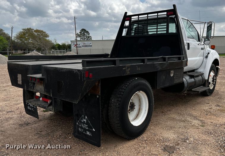image for item DQ2006 2005 Ford F750 Super Duty XL  flatbed truck