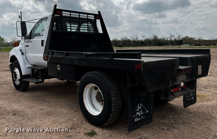 image for item DQ2006 2005 Ford F750 Super Duty XL  flatbed truck