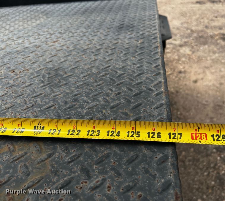 image for item DQ2006 2005 Ford F750 Super Duty XL  flatbed truck