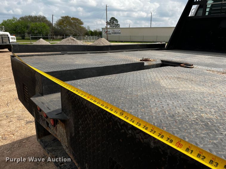 image for item DQ2006 2005 Ford F750 Super Duty XL  flatbed truck